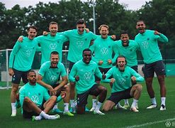 k1体育网站-皇家社会训练开放日,国际比赛日门线救险引欢呼,欧联在即,年轻球员得到机会